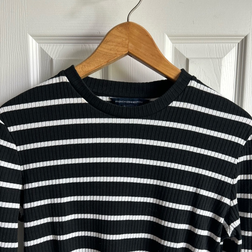 oversized black & white striped long sleeve ribbed crop top neutral minimalist - Picture 2 of 4
